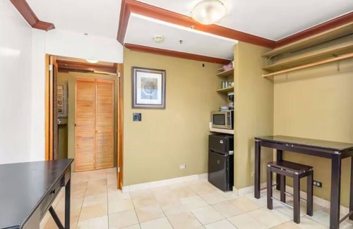 Diamond Head - Kapahulu - St. Louis Apartamento | Great Corner Studio with Diamond Head & Park views, 2 mins walk to Beach!