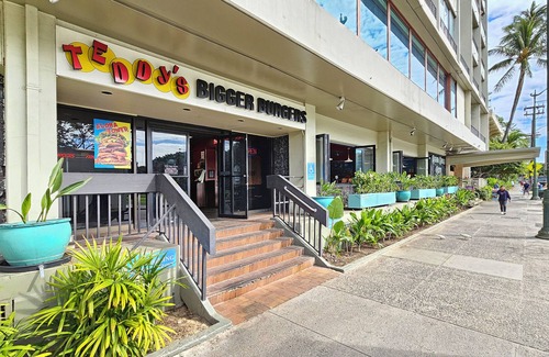 Diamond Head - Kapahulu - St. Louis Apartamento | Great Corner Studio with Diamond Head & Park views, 2 mins walk to Beach!
