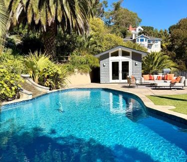 Country Club Casa | Great Cozy Pool House with Kitchenette