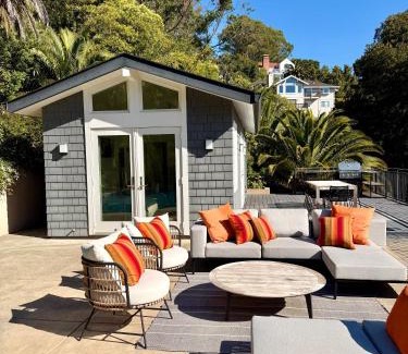 Country Club Casa | Great Cozy Pool House with Kitchenette
