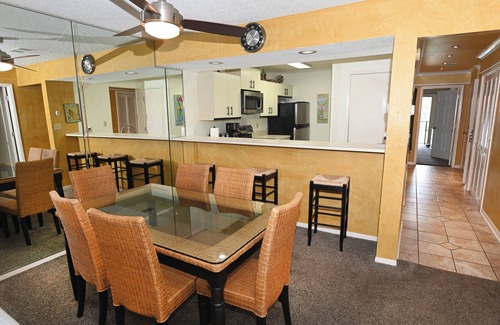 Panama City Beach Villa | ¡Bienvenido al paraiso! Villa de 2 dormitorios / 2 baños Golf / Tenis. ¡Buena ubicación!