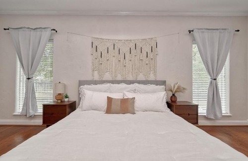 Montgomery Casa | Great Escape with Private Pool and Deck