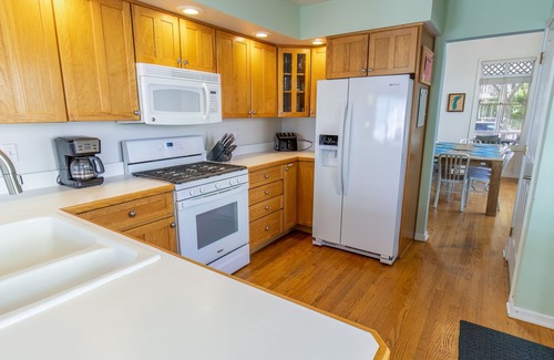 Michigan City Cabaña | Pasos hacia el lago Michigan con una decoración actualizada y servicios del resort