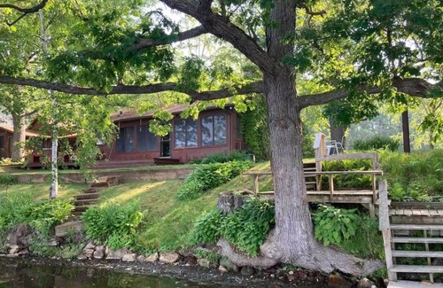 Osceola Cabina | Great fishing & sunset views, lakeside cabins joined by porch. 1 hour from TC