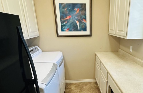 Sweeny Casa | Great for Big Groups & Families! Waterfront, Boathouse, Pool Table, Dog-Friendly