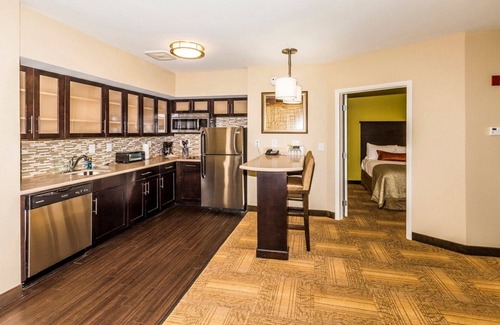 Farragut Condominio | Great for Business Travelers! Free Breakfast + 24h Business Center