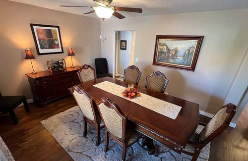 Chinatown Casa | Great for Corporate & Families - 10 Minutes to Strip