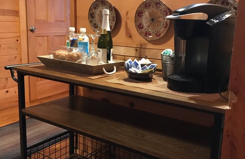 Gatlinburg Cabina | Genial para parejas .. Buena ubicación. Cerca de Downtonwn Gatlinburg.