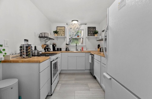 Rosedale Casa | Family Favorite 6BR Near Westport/KU Med