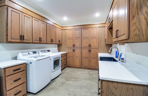 Lawrence County Casa | Great for Groups: Creekside Cabin in Loretto