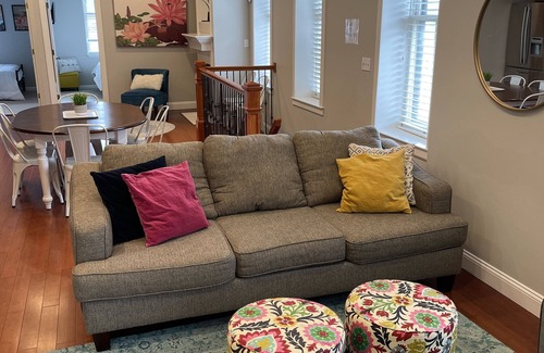 Lafayette Square Condominio | GREAT FOR LARGE GROUPS 5 Bd Condo Close to Downtown Lafayette Square