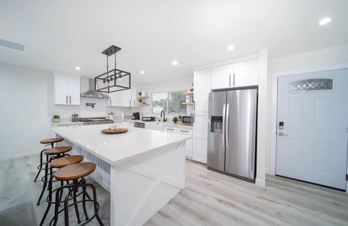 Canyon Country Casa | Great getaway close to Castaic Lake, Six Flags.