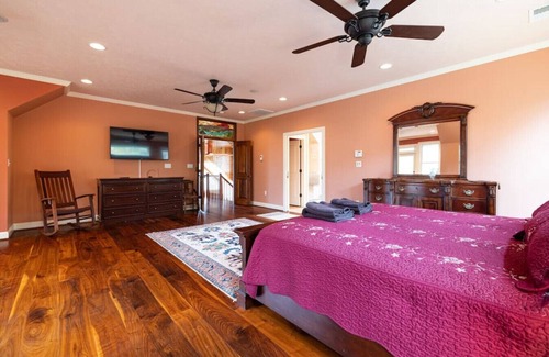 Bentonville Otro | Great Group Outdoor Get-Away!