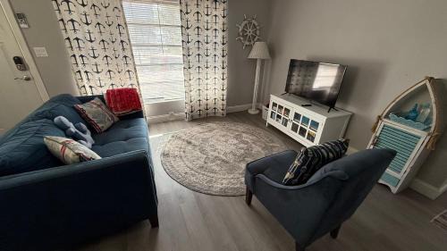 Tropic Casa | Great Home Close to shops, FIT, Beaches,and Space X