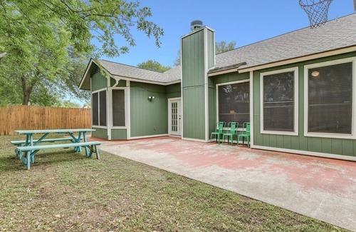Wells Branch Casa | North Austin 3/2 Especial de Verano! Relajado, abierto, con encanto