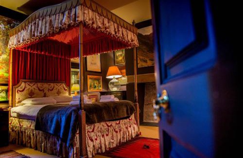 Laugharne Casa | Great House - Grand Georgian House With Outdoor Heated Pool