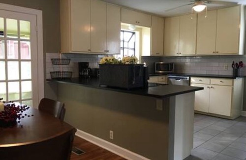 Tarrytown Casa | Great house in Tarrytown on a quiet street