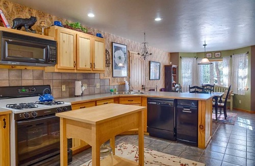 Angel Fire Casa | Great house two miles to the ski lift and closer yet to the golf course.