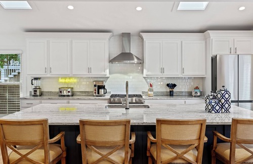 Isle of Palms Casa | Great IOP Palm Blvd home! Pet friendly, golf carts, steps to beach!