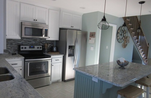Kingston Casa | Gran vista al lago cerca del lago-Sleeps 12 con WiFi y plato