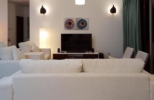 Thalapathpitiya Apartamento | Great Location Living, Modern 2-Bed Apartment with Pool & Gym Access, All Amenities