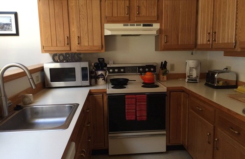 Carrabassett Valley Condominio | Excelente ubicación - 3 bd, 2 baños condominio, cerca de senderos y pueblo