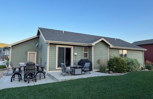 Piedmont Casa | Great location and house with open floor plan