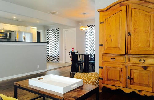 North San Antonio - SAT Casa | Great Location, Classy & Comfy