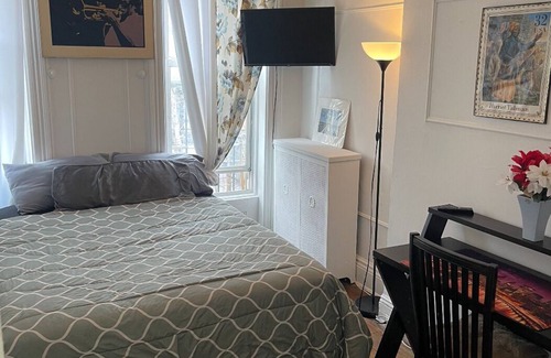 Bedford-Stuyvesant Casa | Great Location, Cozy Comfort: Our Welcoming 4-Bedroom apartment in Brooklyn!