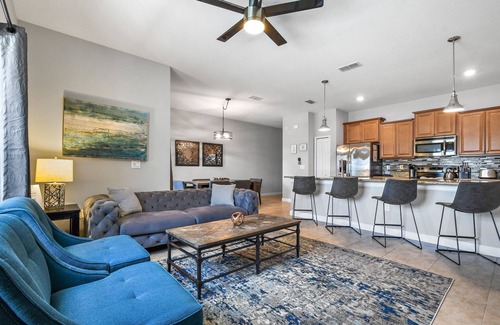 Kissimmee Casa | Great Location! Disney-Universal-Kid Gear-Free Pool Heat-Lake view- Family Fun