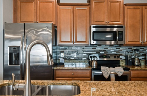 Kissimmee Casa | Great Location! Disney-Universal-Kid Gear-Free Pool Heat-Lake view- Family Fun