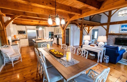 Middletown Casa | Great Location! High-End Coastal Country Retreat