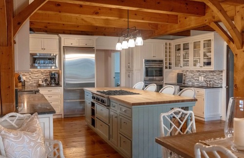 Middletown Casa | Great Location! High-End Coastal Country Retreat