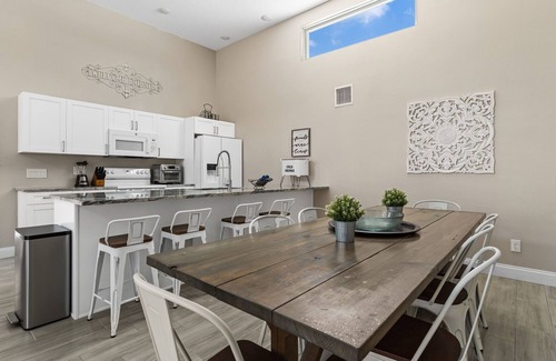 Clearwater Beach Casa | Great location/Home with Cottage/Pool