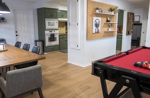 Raisin Casa | Great location in Fresno and twin xl bunk beds!