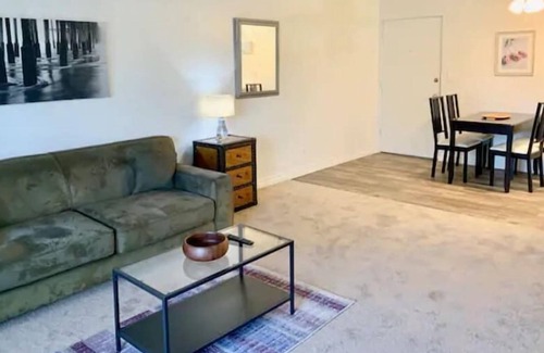 Point Loma Heights Apartamento | Great Location in Ocean Beach