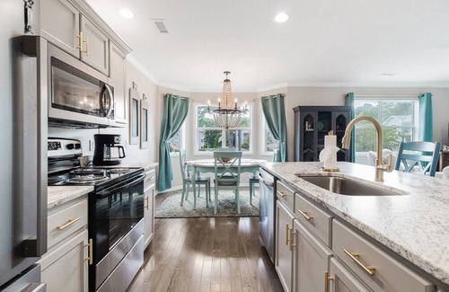 St. James Condominio | Great Location in St James - 2 BR Villa with Pool - Access to Oak Island Beach Club