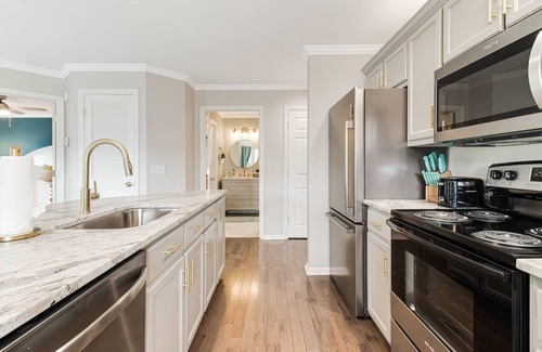 St. James Condominio | Great Location in St James - 2 BR Villa with Pool - Access to Oak Island Beach Club