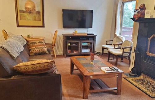 Mammoth Lakes Villa | Great location, just minutes walk to The Village center and just down the road from Canyon Lodge.
