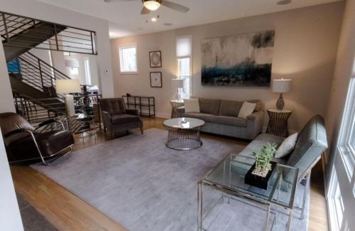 Edgehill Casa | Great Location, Large Home - Roof Deck, Walk to Ni