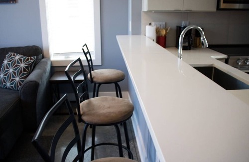 Hadley - Washington Apartamento | Great Location! Minutes From Downtown!!