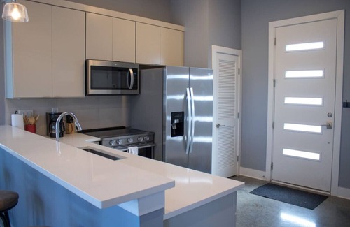Hadley - Washington Apartamento | Great Location! Minutes From Downtown!!