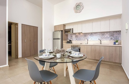 Tohoku Apartamento | Great Location, groceries, beach 5th ave very spacious and confortable