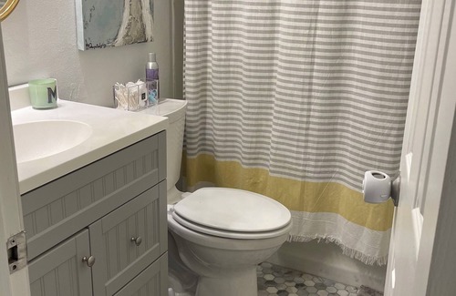 Tallahassee Casa | Great location N.E. Tallahassee .FSU 7.9 miles. Pool and New kitchen