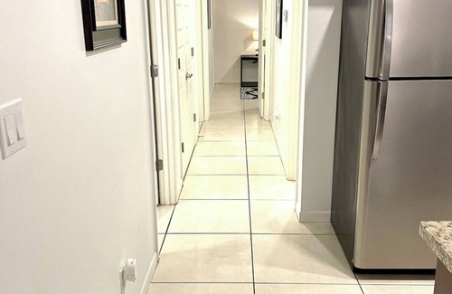 McAllen Apartamento | Great location near airport, shopping center, hospitals, expressway, comfort.