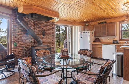 Deadwood Cabina | Great Location off Hwy 385, Secluded, Close to Pactola Reservoir, WIFI