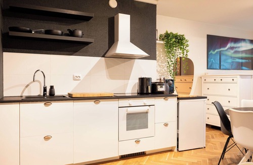 Kallio Apartamento | Great location/transport/amenities. 1-8 people FREE CONTINENTAL BREAKFAST & WIFI