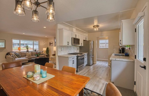 Bijou Park Casa | Great location! Completely updated 3 bedroom 2 bath home on Bijou golf course