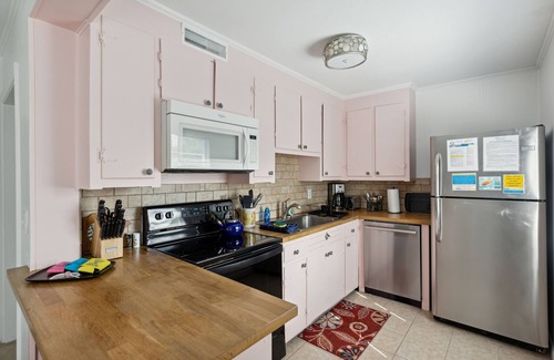 Sunset Point Casa | Great Location, Vintage and Fun Folly Vacation 120 Unit B
