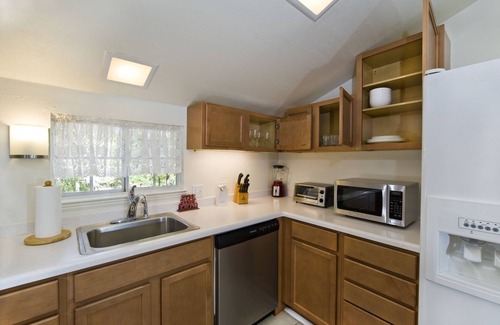 Heritage Cabina | Great Location-walking distance to downtown; quiet; historical district